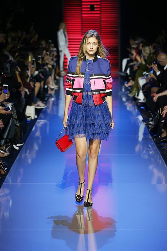 Elie Saab Ready-to-Wear Spring Summer 2016 Fashion Show